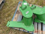 JOHN DEERE LEFT & RIGHT HAND LOADER MOUNTING FRAME