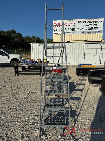 WORK LADDER ON ROLLERS