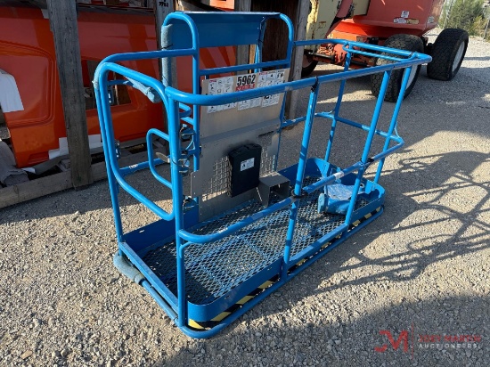 UNUSED GENIE BOOM LIFT MAN BASKET & KNUCKLE