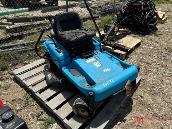 DIXON ZERO TURN LAWN MOWER