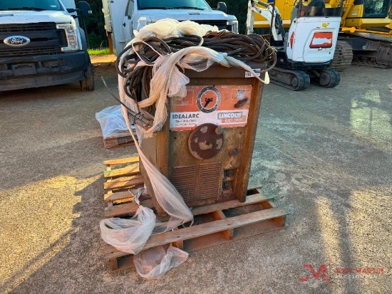 LINCOLN IDEALARC TM-300/300 WELDER