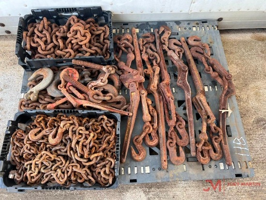 PALLET OF CHAINS AND SNAP BINDERS