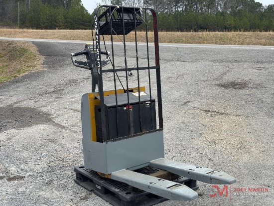 CAT NPP40 ELECTRIC PALLET JACK