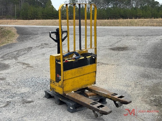 YALE ELECTRIC PALLET JACK