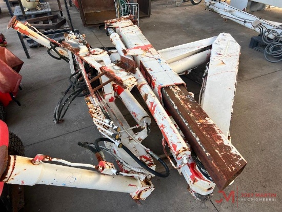 TRUCK CRANE