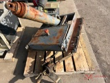 DUMP TRUCK HYDRAULIC LIFT CYLINDER