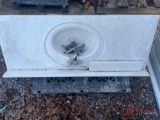 SINGLE BATHROOM SINK