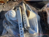 CONTENTS OF PALLET VARIOUS TRUCK PARTS