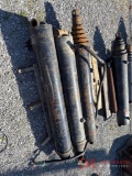 (3) VARIOUS HYDRAULIC CYLINDERS