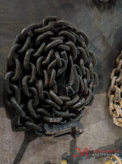 1/2" CHAIN W/ 2 HOOKS