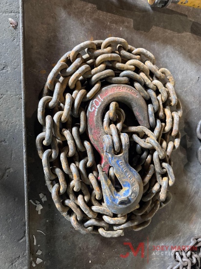 1/2" CHAIN W/ 2 HOOKS