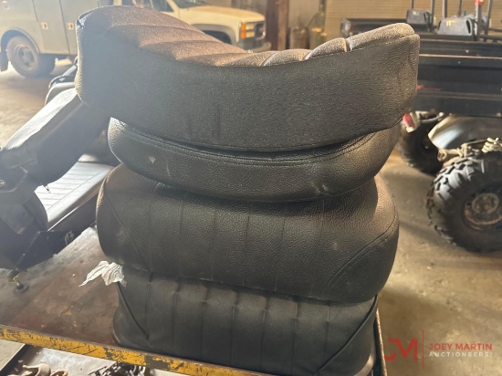 (2) SEATS & SEAT BACKS