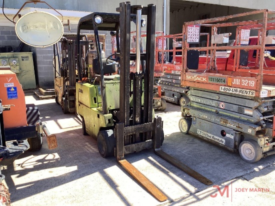 CLARK LP FORKLIFT