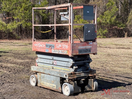 2013 SKYJACK SJIII 3219 ELECTRIC SCISSOR LIFT
