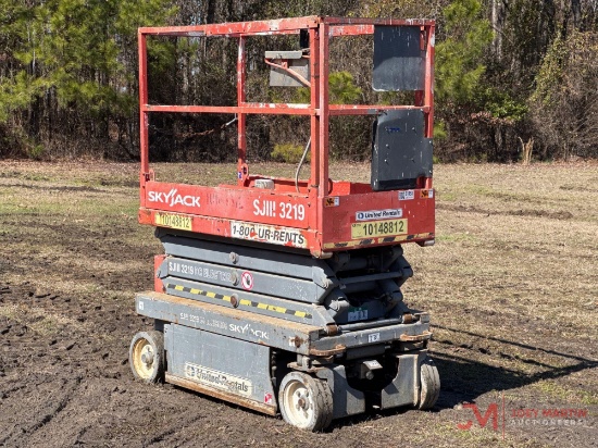 2013 SKYJACK SJIII 3219 ELECTRIC SCISSOR LIFT