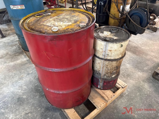 (3) DRUMS OF UNKNOWN GEAR OIL