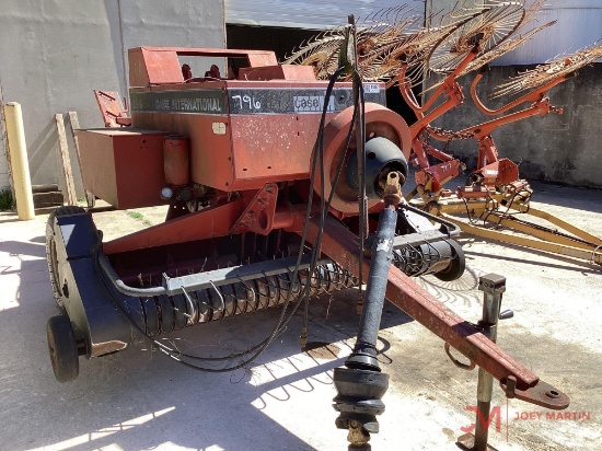 CASE INTERNATIONAL 8545 SQUARE BALER