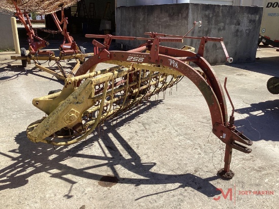 NEW HOLLAND ROLABAR 256 PULL TYPE HAY RAKE