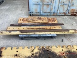 PALLET OF VARIOUS CUTTING EDGES