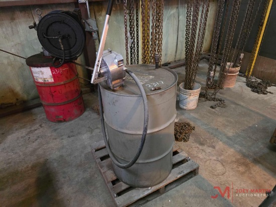 METAL DRUM & HAND PUMP