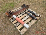 CONTENTS OF PALLET COUPLER, HYDRAULIC CYLINDERS