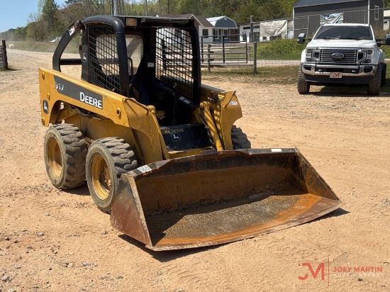 JOHN DEERE 317 SKID STEER LOADER