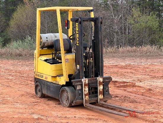 HYSTER 30 STRAIGHT MAST FORKLIFT