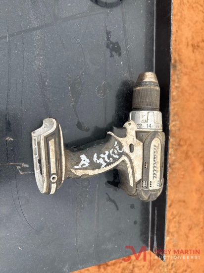 MAKITA BATTERY POWERED DRILL