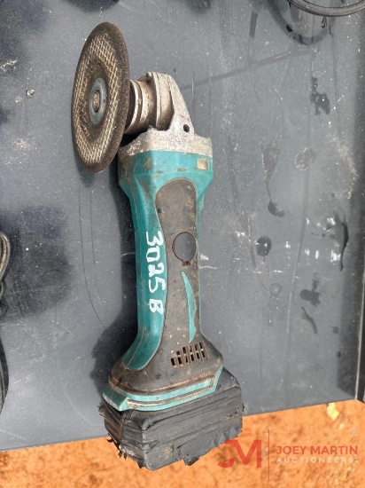 MAKITA BATTERY POWERED ANGLE GRINDER