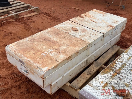 METAL TRUCK TOOL BOX