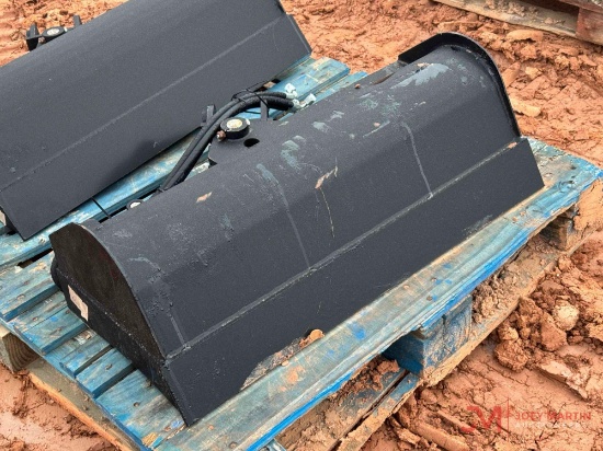 UNUSED 32" MINI EXCAVATOR CLEANOUT BUCKET