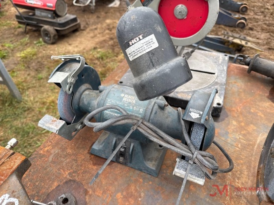 BLACK & DECKER 6" BENCH GRINDER