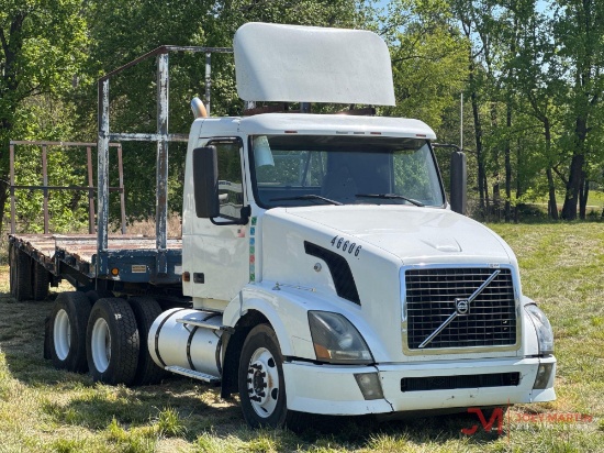 2007 VOLVO T/A DAY CAB TRUCK TRACTOR