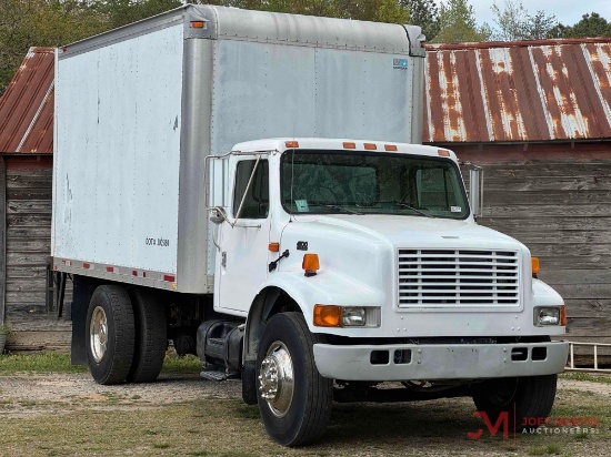 2001 INTERNATIONAL 4700 BOX TRUCK