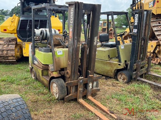 CLARK CGC25 STRAIGHT MAST FORKLIFT