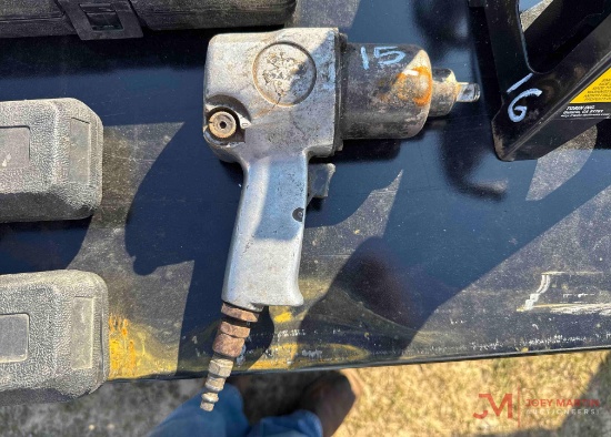 1/2" DRIVE PNEUMATIC IMPACT WRENCH