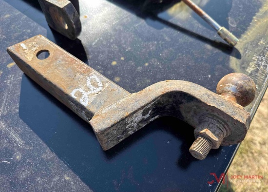 2" RECEIVER HITCH W/ BALL