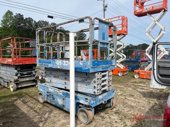 2014 GENIE GS3246 ELECTRIC SCISSOR LIFT
