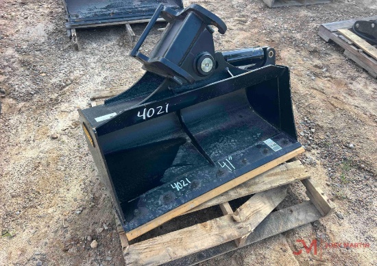 DIESEL HYDRAULIC TILTING 41" CLEAN OUT BUCKET