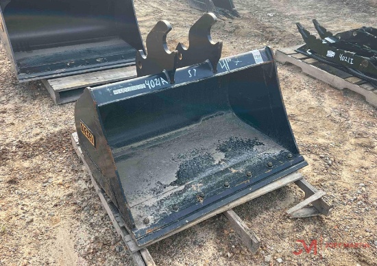 DIESEL 41" CLEAN OUT BUCKET