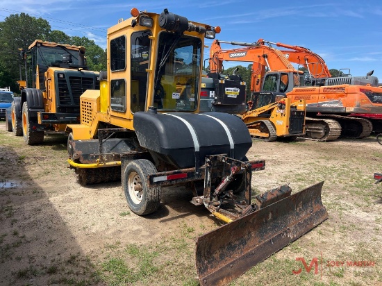 SUPERIOR BROOM DT80-CT 4 WHEEL SWEEPER