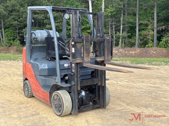 TOYOTA 8FGCU25 STRAIGHT MAST FORKLIFT