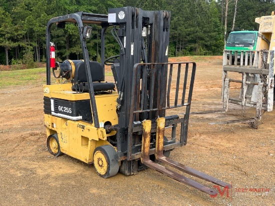 DAEWOO GC25S STRAIGHT MAST FORKLIFT