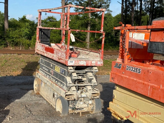 SKYJACK SJ3226 SCISSOR LIFT