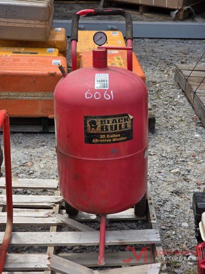 BLACK BULL 20 GALLON ABRASIVE BLASTER