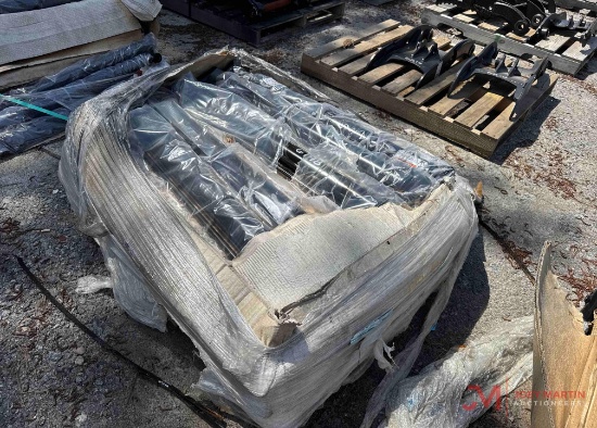 PALLET OF MULTIPLE NEW 33" HYDRAULIC CYLINDERS