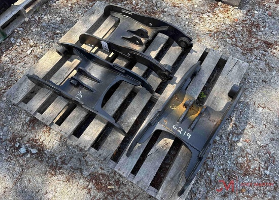 (3) UNUSED TAKEUCHI 2 FINGER EXCAVATOR THUMBS
