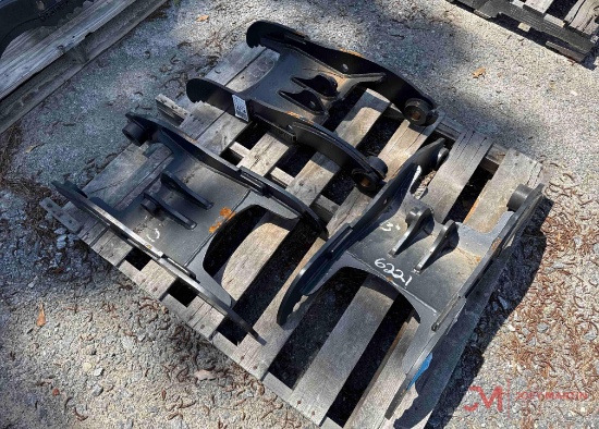 (3) UNUSED TAKEUCHI 2 FINGER EXCAVATOR THUMBS