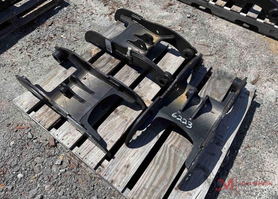 (3) UNUSED TAKEUCHI 2 FINGER EXCAVATOR THUMBS