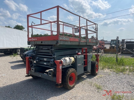 SKYJACK SJ8841RT SCISSOR LIFT